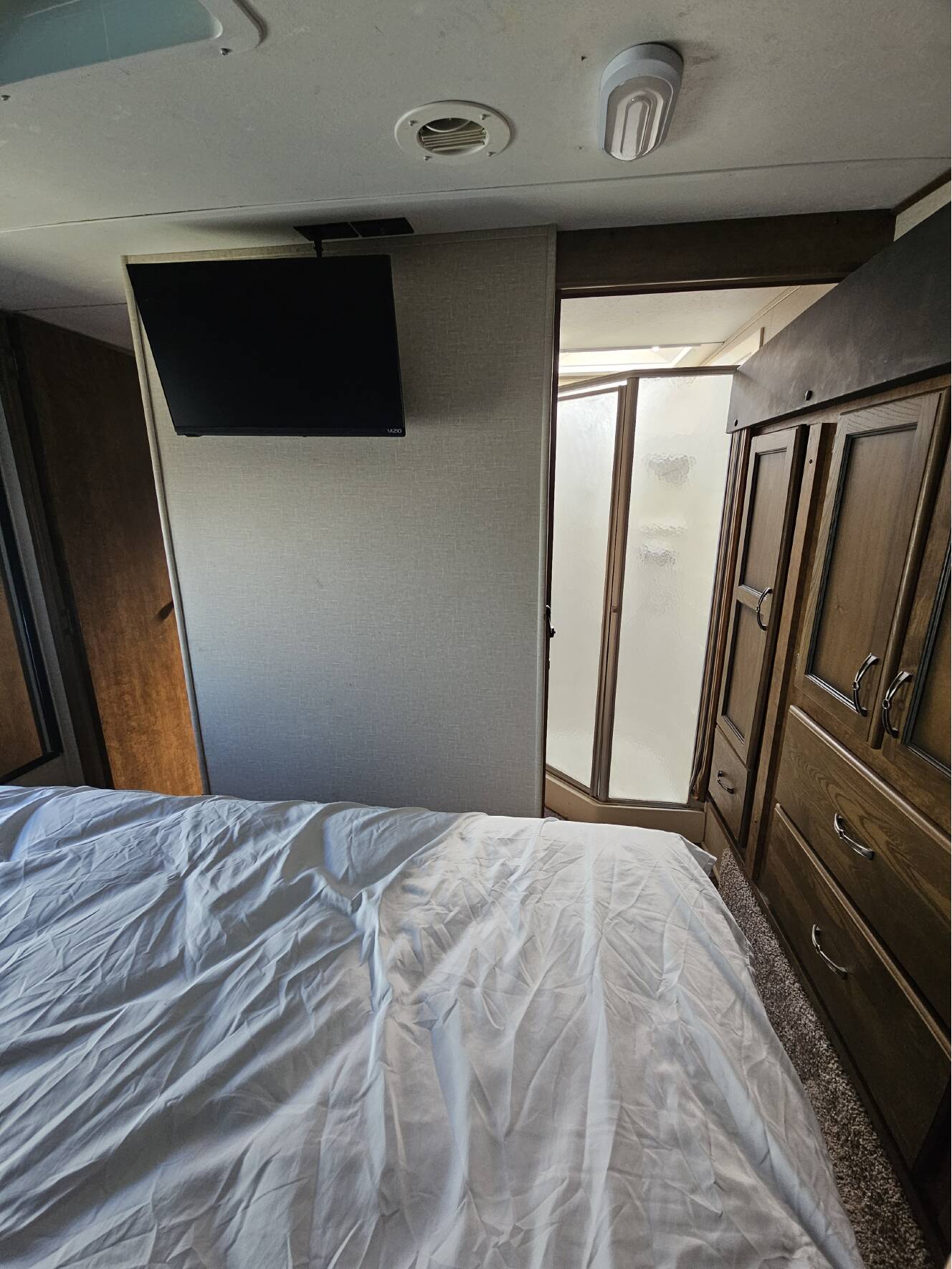 A photo of this 2016 Crossroads Rezerve Fifth Wheel RFZ36DB