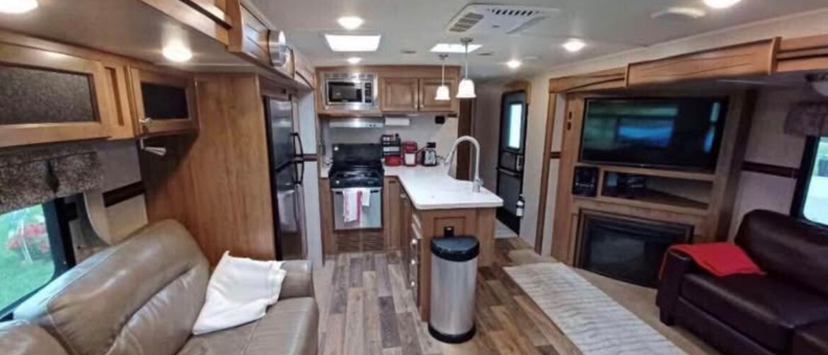 2016 Forest River ROCKWOOD WINDJAMMER 3029W in plymouth MI