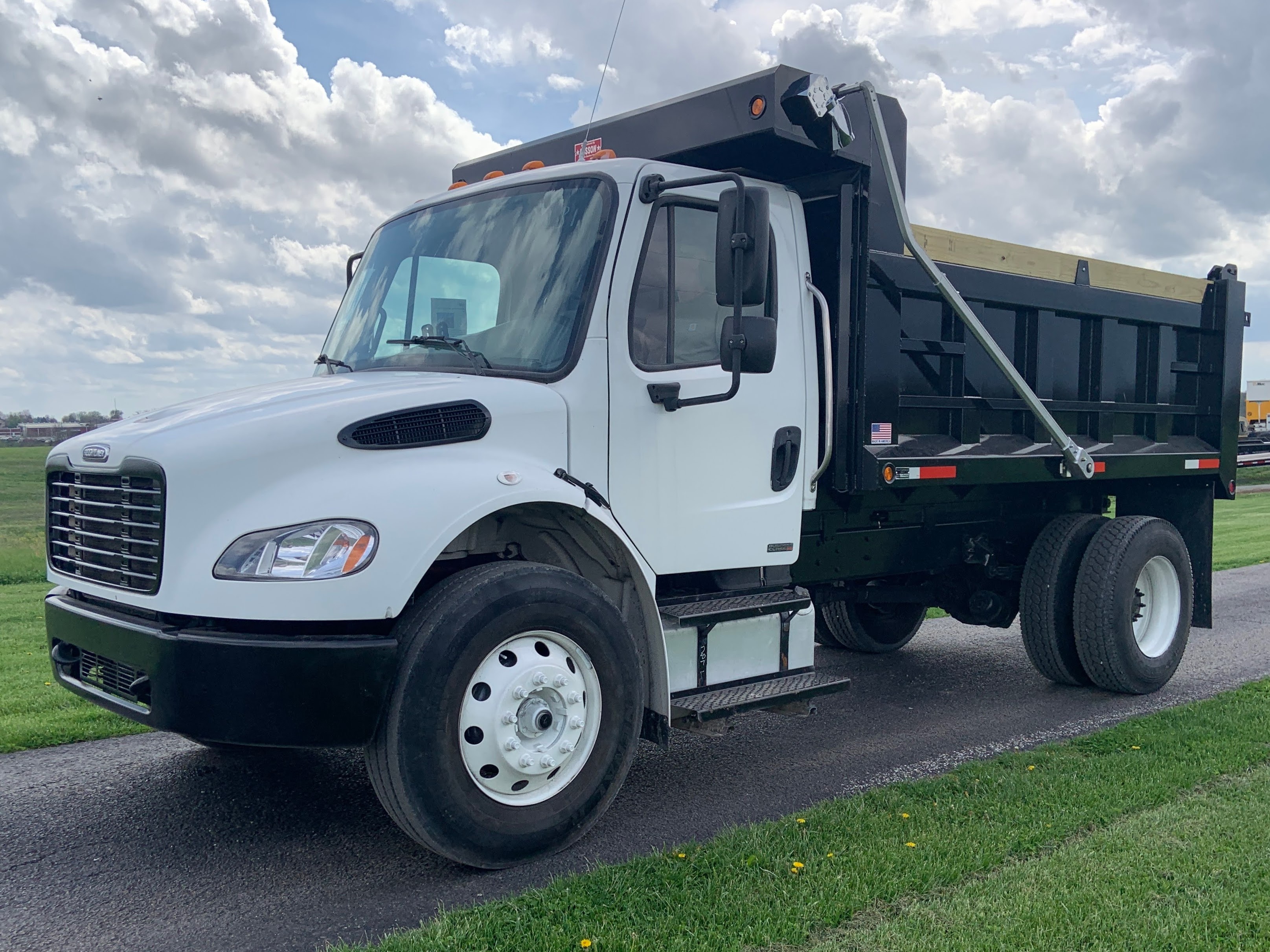 2008 FREIGHTLINER BUSINESS CLASS M2 106 in Owenton, KY