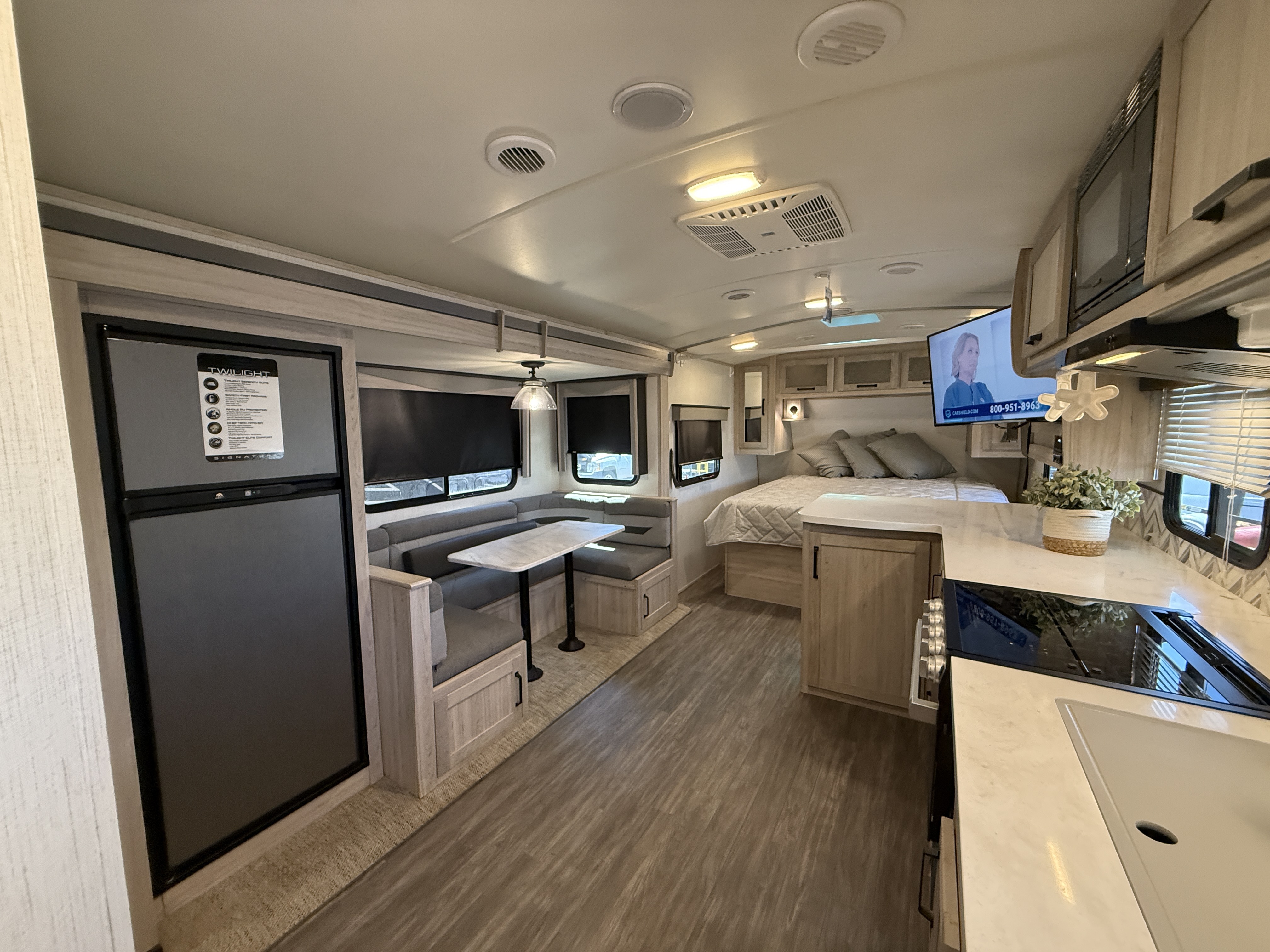 Used 2022 Cruiser RV Corp Twilight Signature Tw 2100 For Sale in