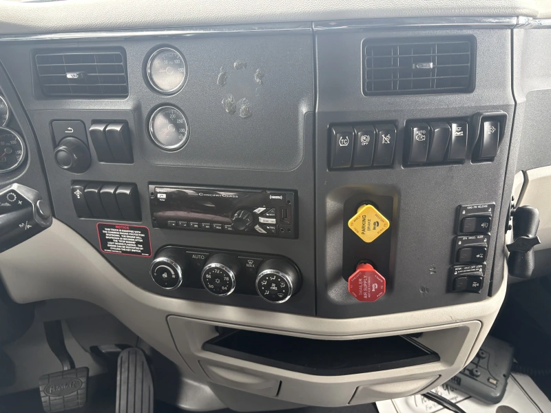2019 PETERBILT 579