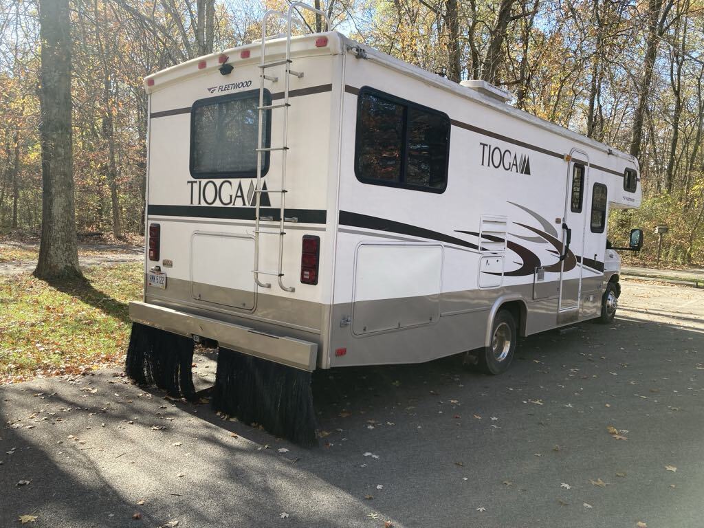 2005 Fleetwood TIOGA 26Q in cuyahoga falls OH