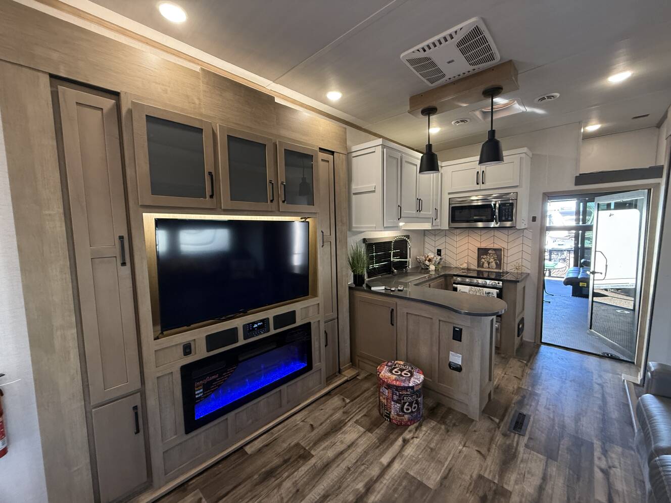 A photo of this 2022 Keystone RAPTOR 423