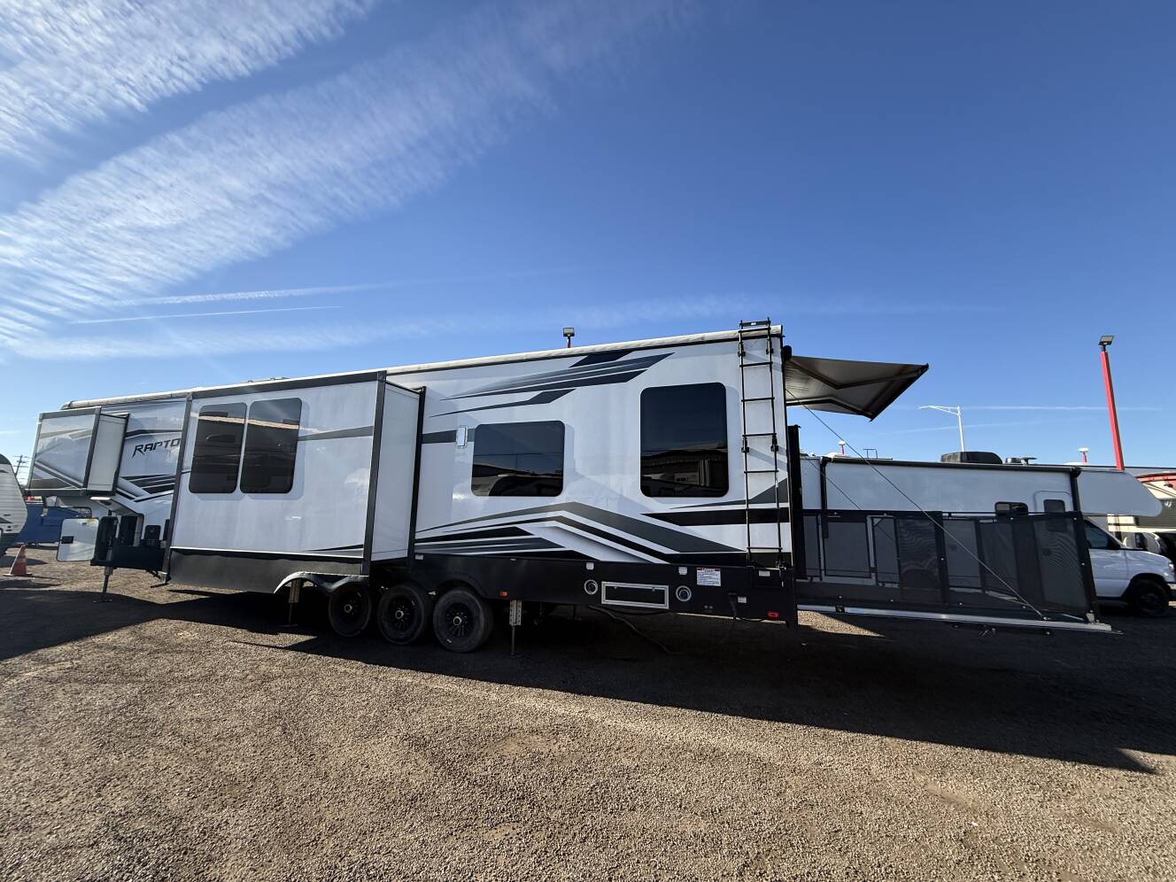 A photo of this 2022 Keystone RAPTOR 423