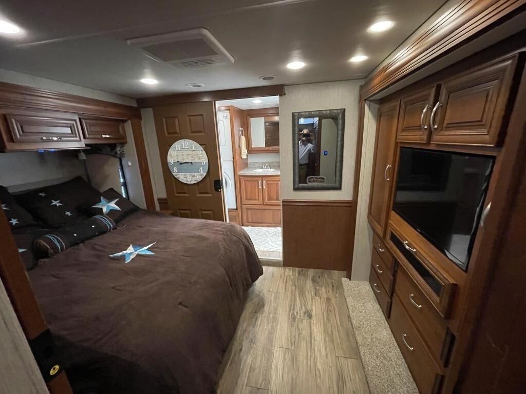 2018 Forest River LEGACY 38C in green valley IL