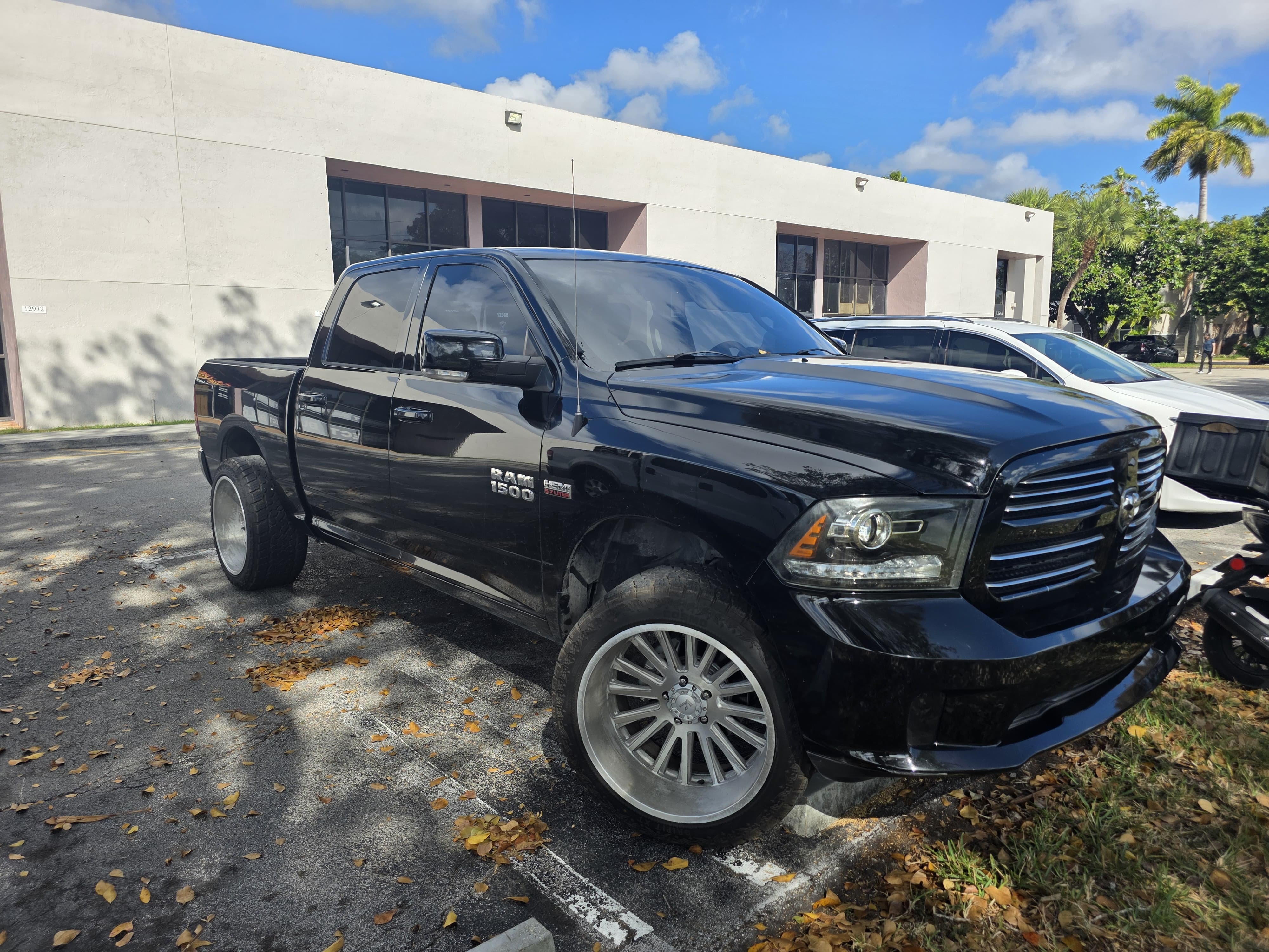 2015 DODGE D1500 in Miami, FL