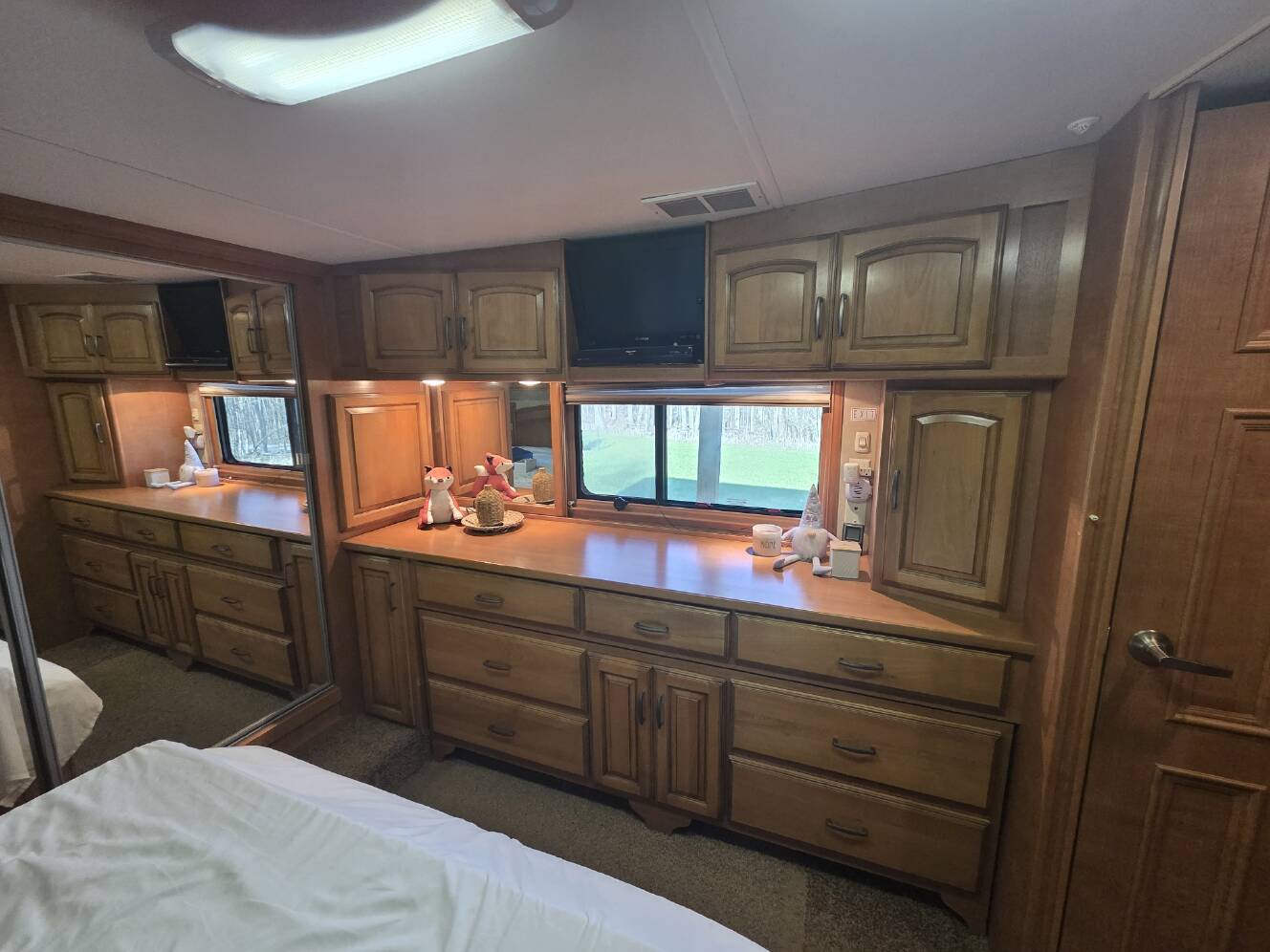 A photo of this 2009 DRV MOBILE SUITES 36RE3