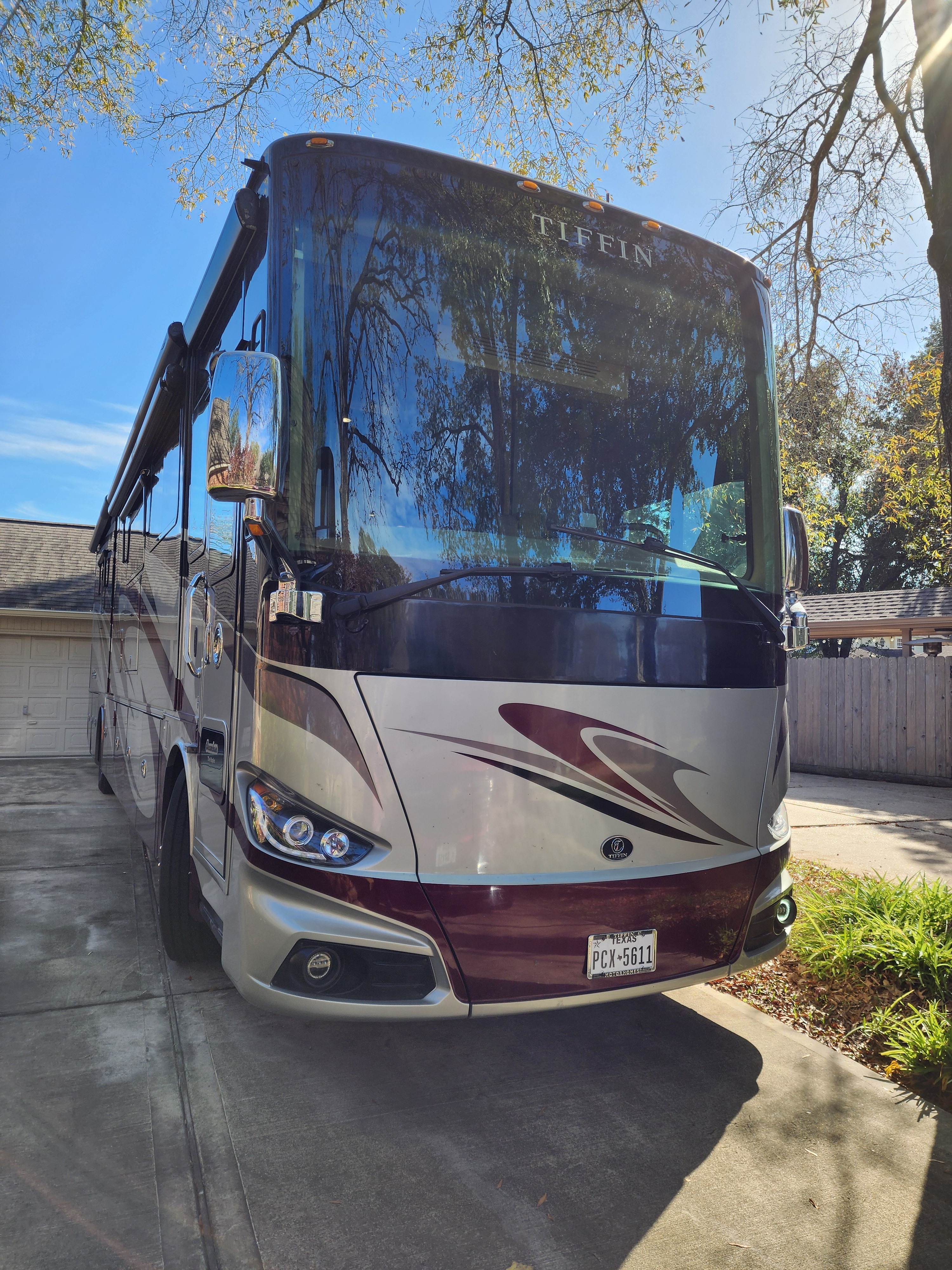 2017 Tiffin Motorhomes PHAETON 40 IH RV