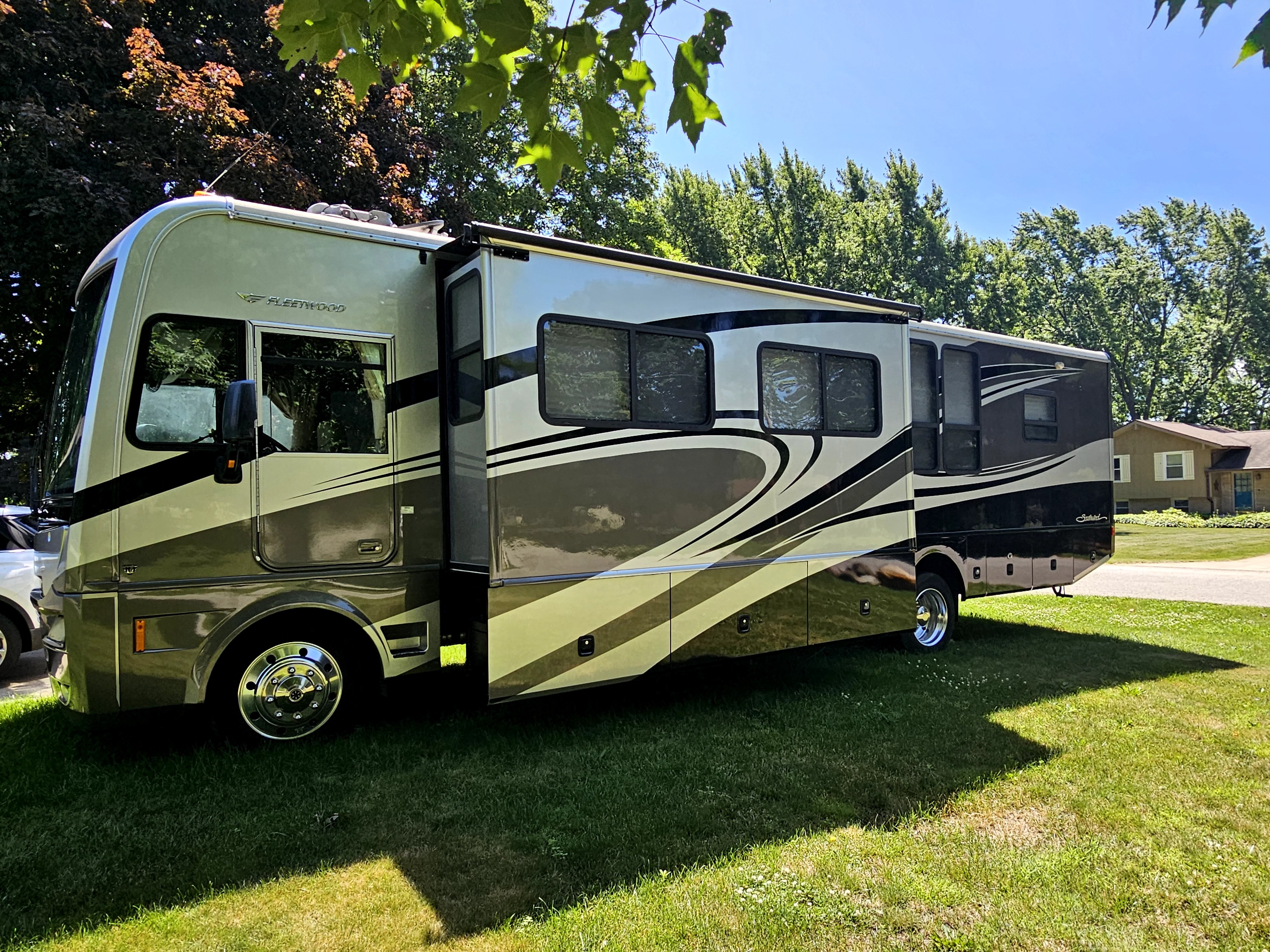 2008 Fleetwood SOUTHWIND 37C in laporte IN