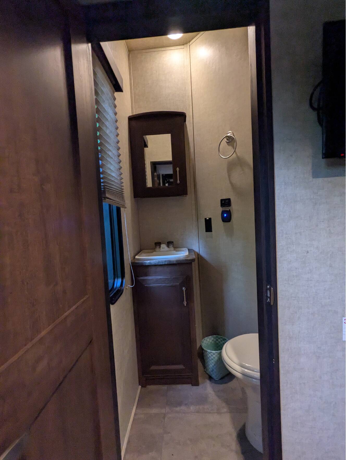 A photo of this 2015 Keystone FUZION 371