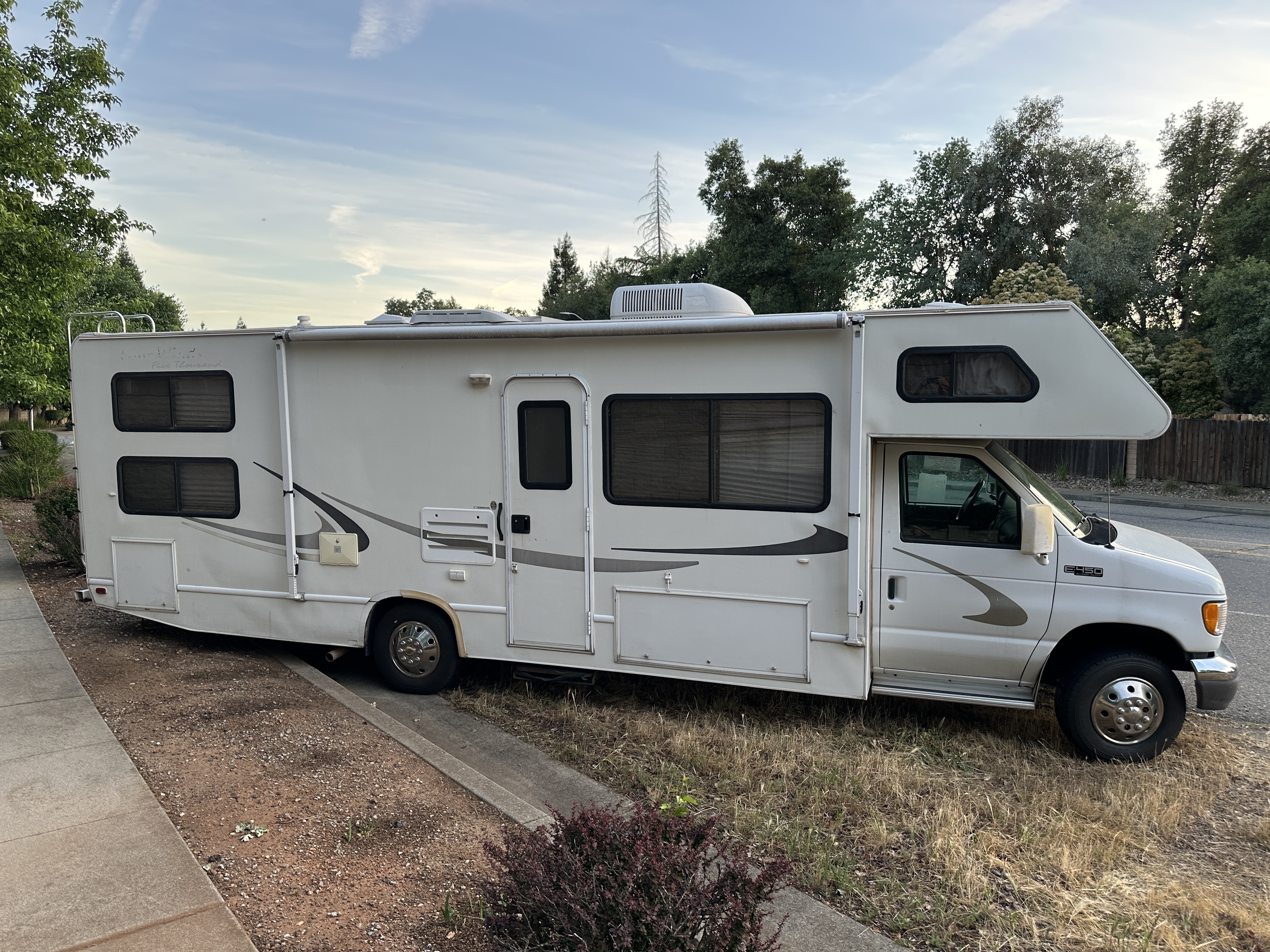 2003 Four Winds M-28q in redding CA