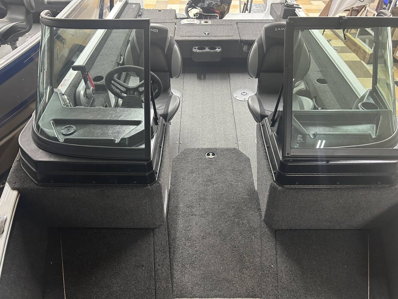 A photo of this 2026 Lund Adventure 1775 Sport