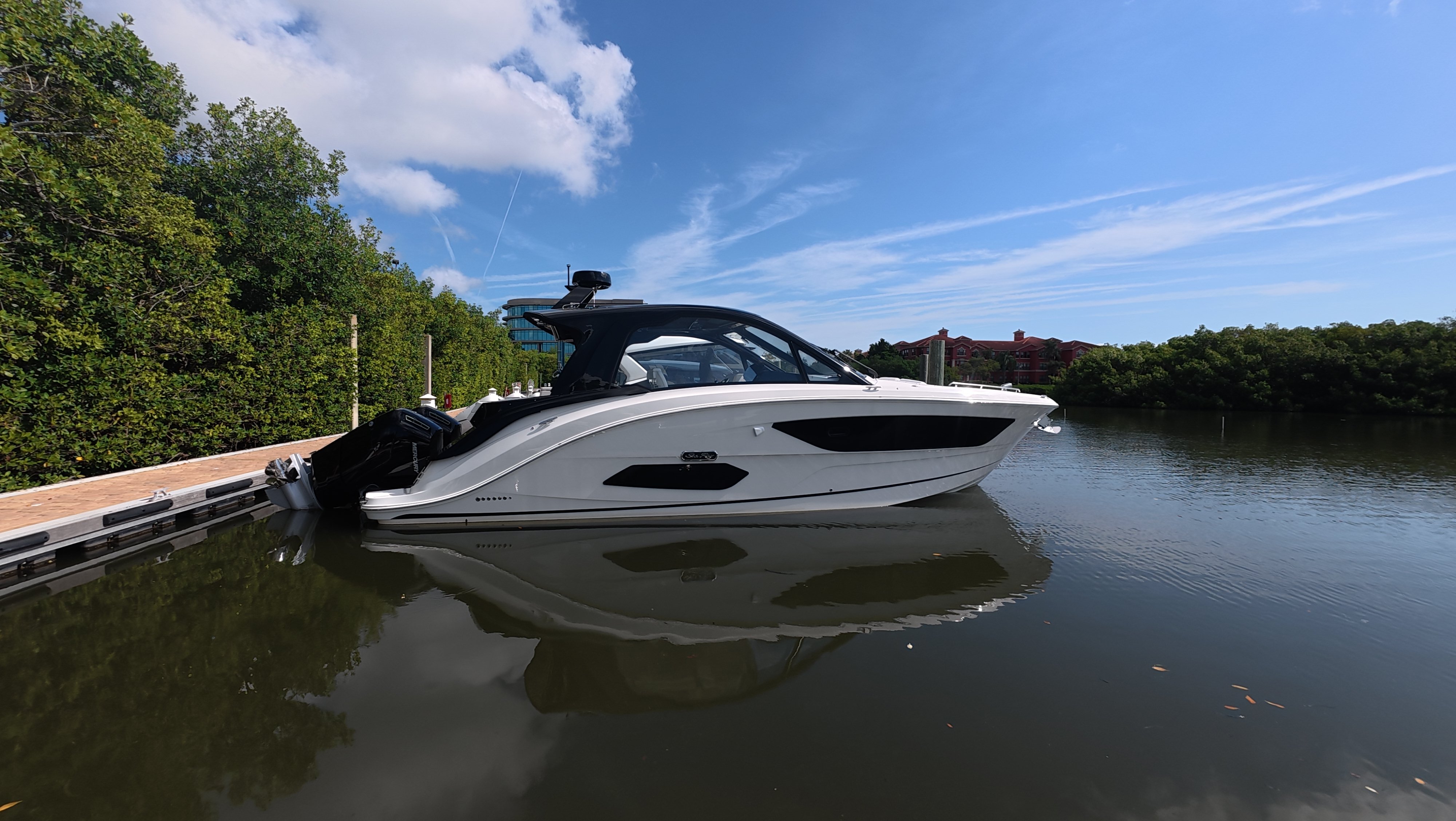 2026 Sea Ray Sundancer 370 Outboard 390 in clearwater FL