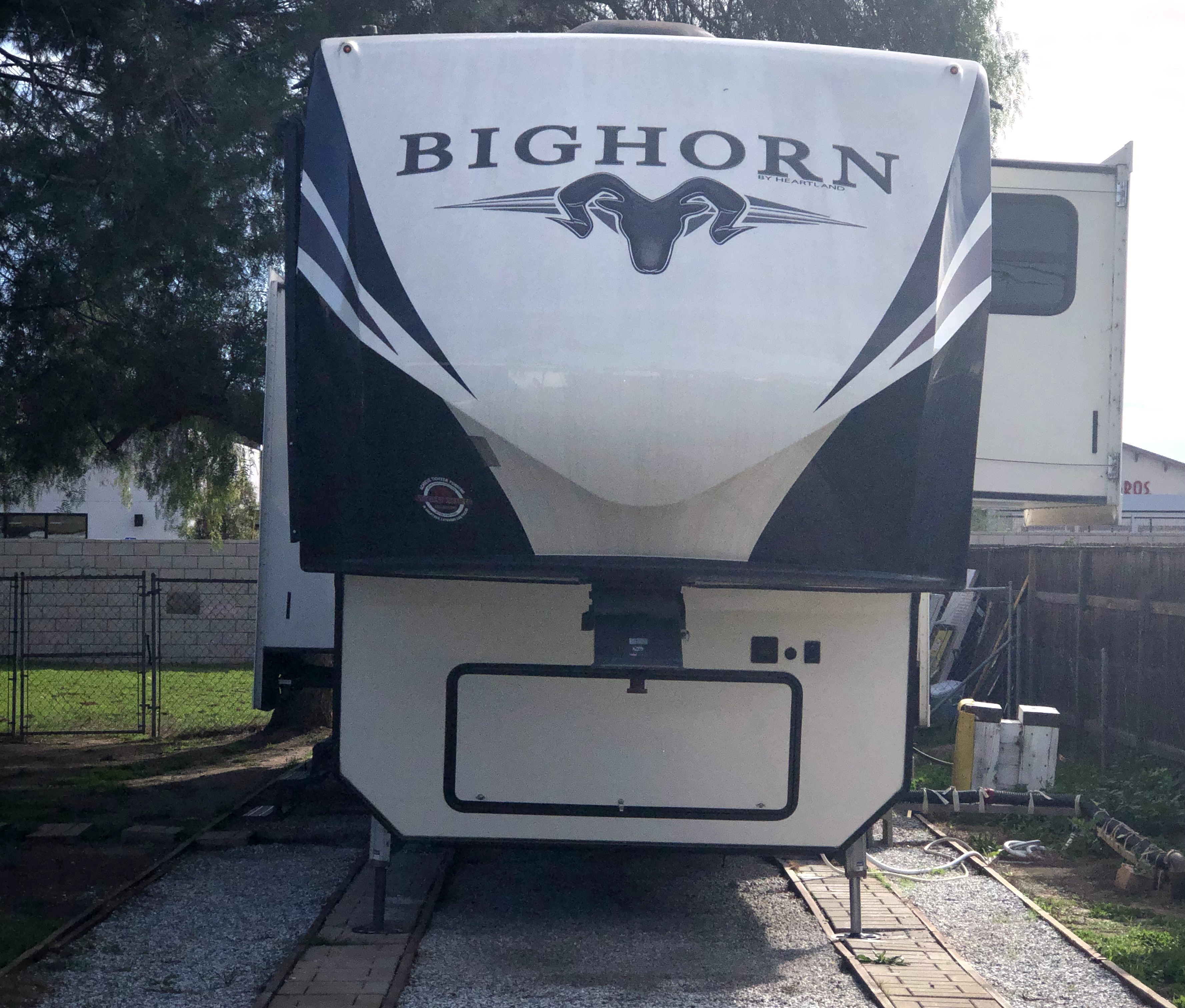 2018 Heartland BIGHORN BH 3970RD in grand terrace CA