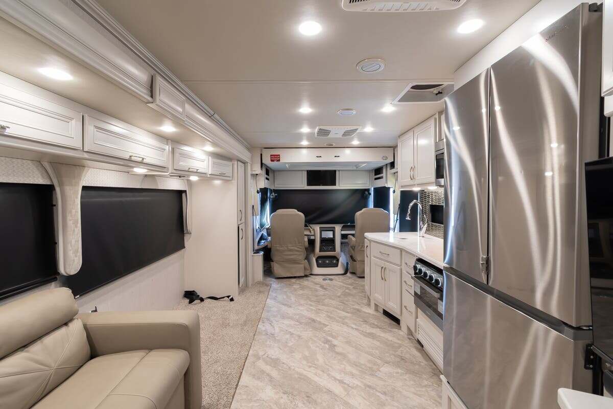2023 Fleetwood Bounder 33C in alvarado TX