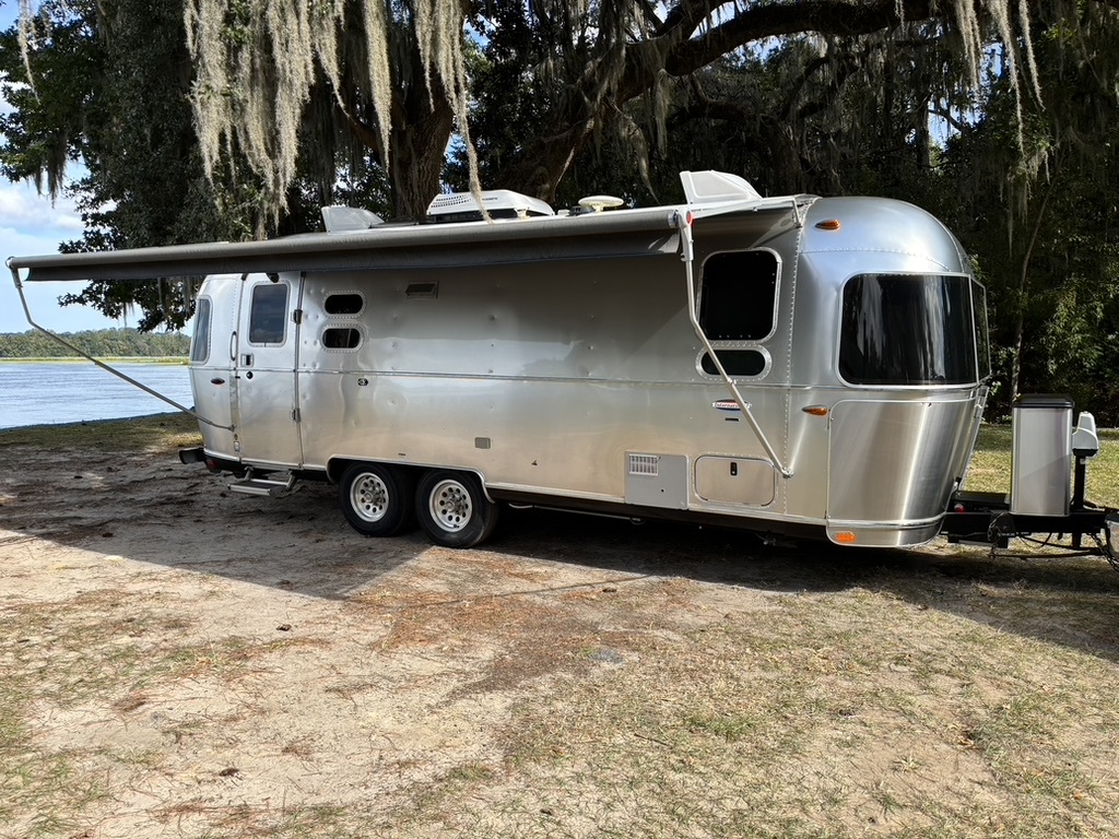 2017 Airstream INTERNATIONAL SIGNATURE 25FBQ RV