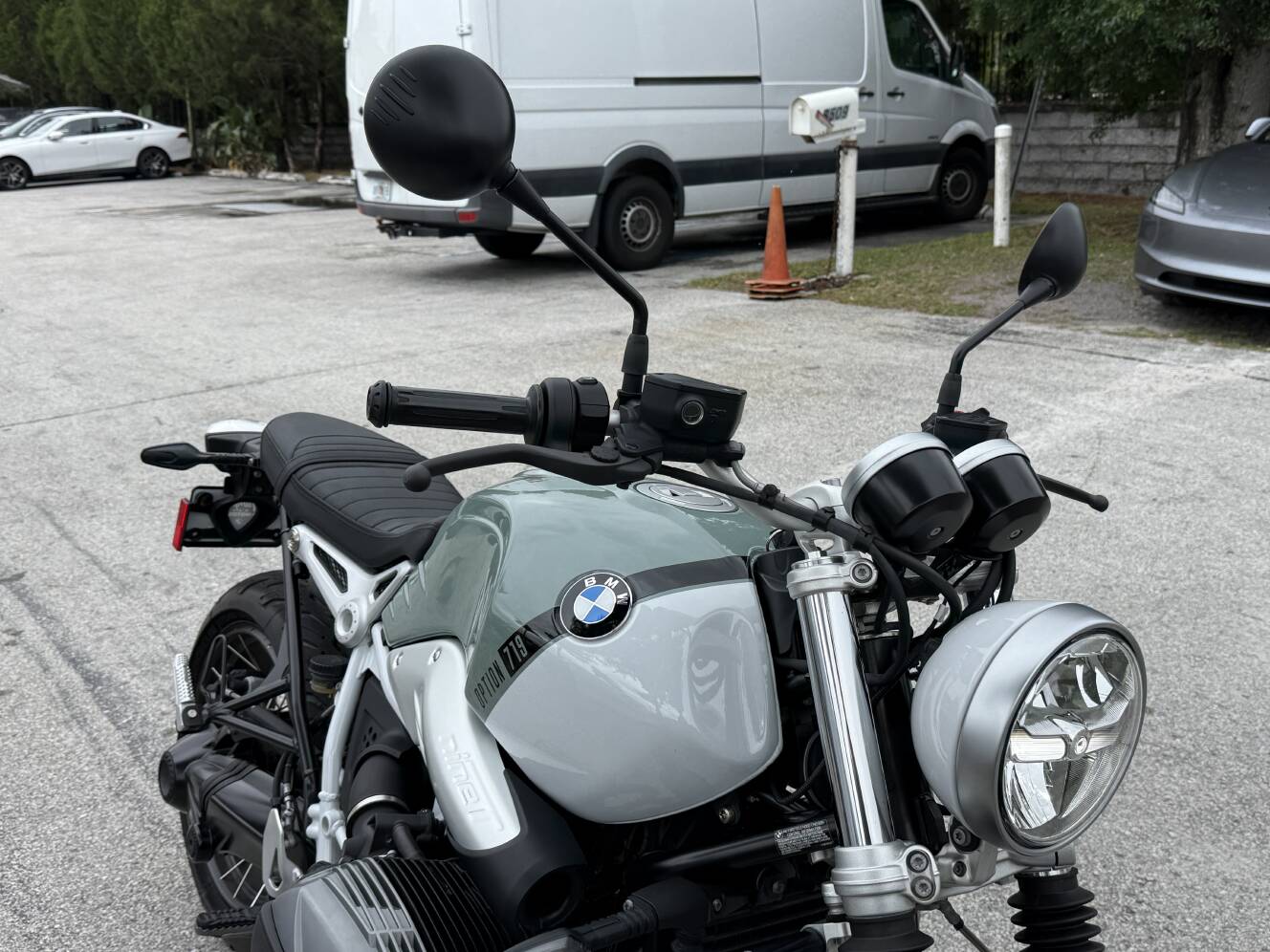 A photo of this 2023 BMW R NINET SCRAMBLER