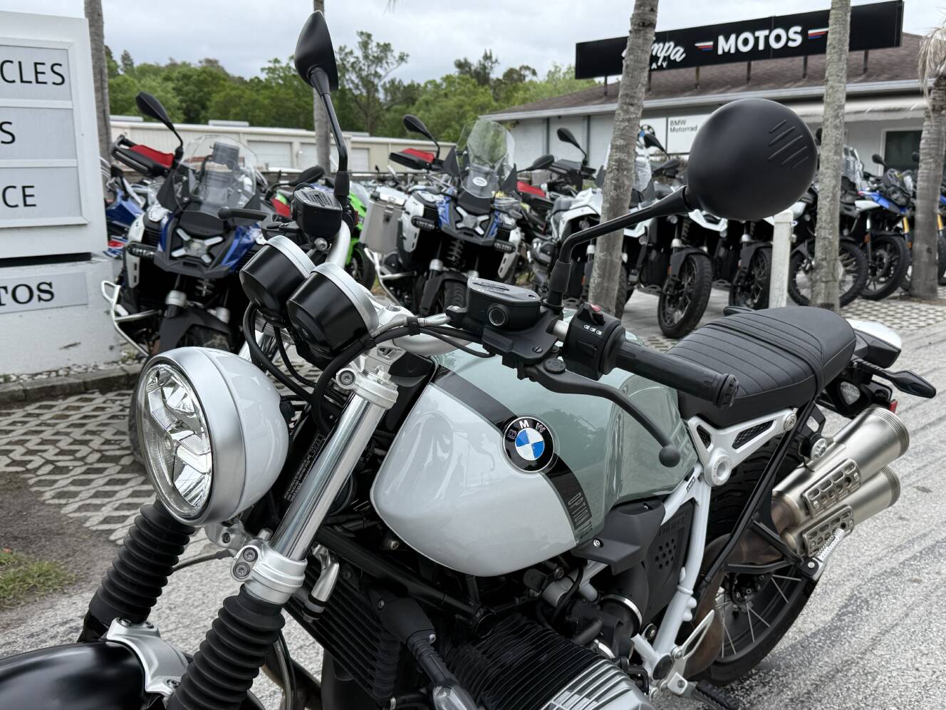 A photo of this 2023 BMW R NINET SCRAMBLER