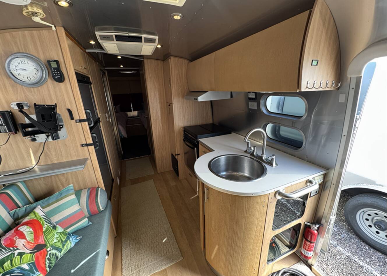A photo of this 2007 Airstream SAFARI 28