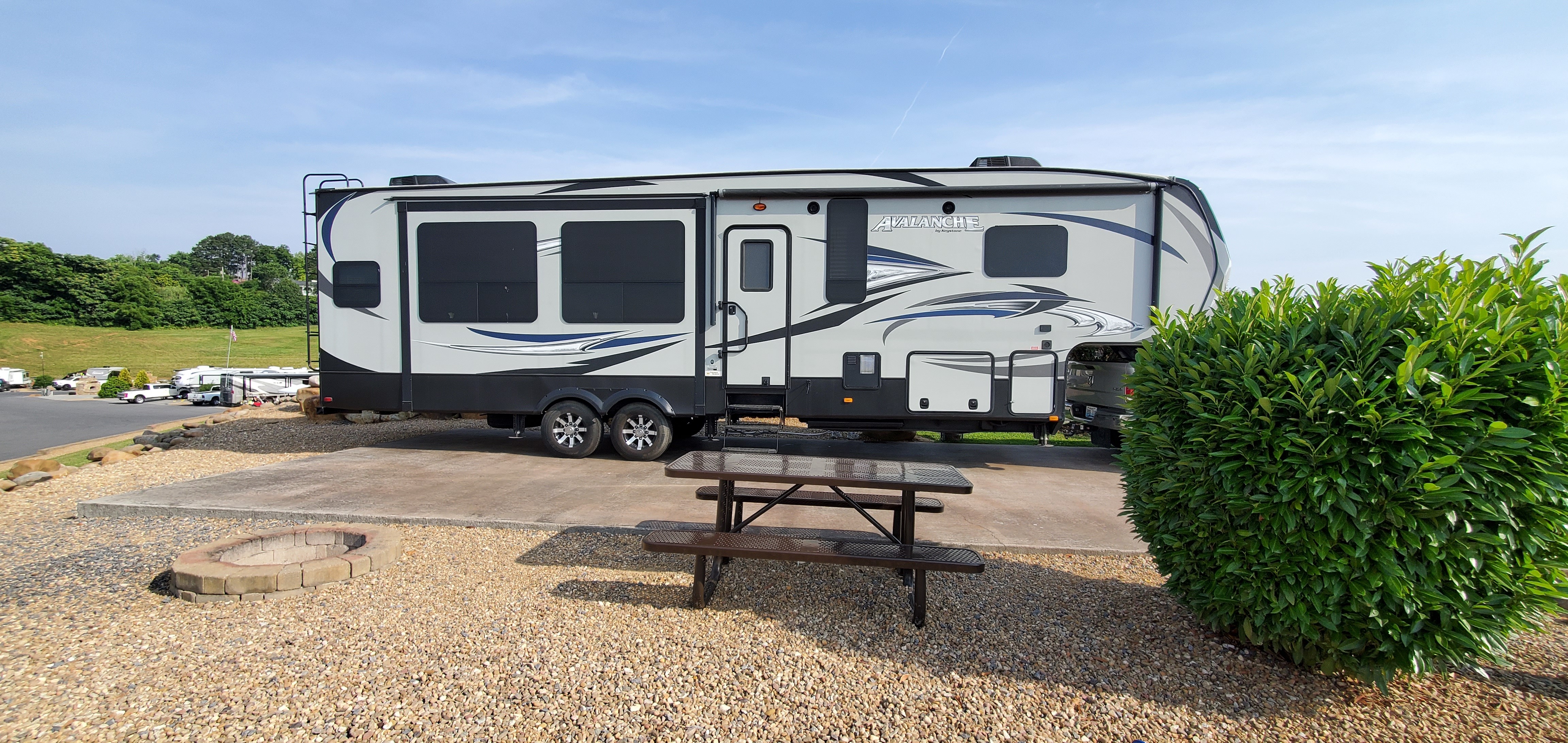 2015 Keystone AVALANCHE 355RK RV