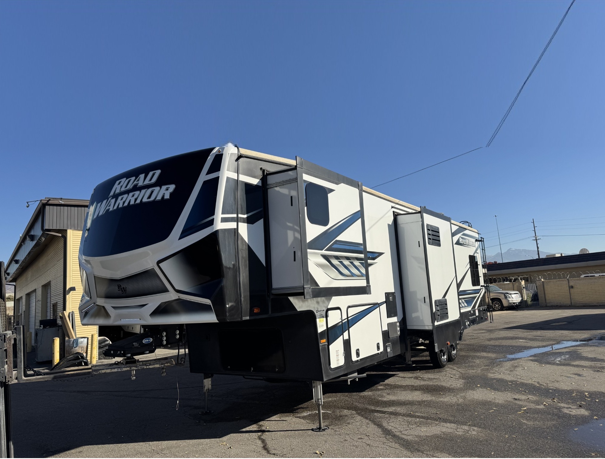 2023 Heartland Road Warrior 375RW