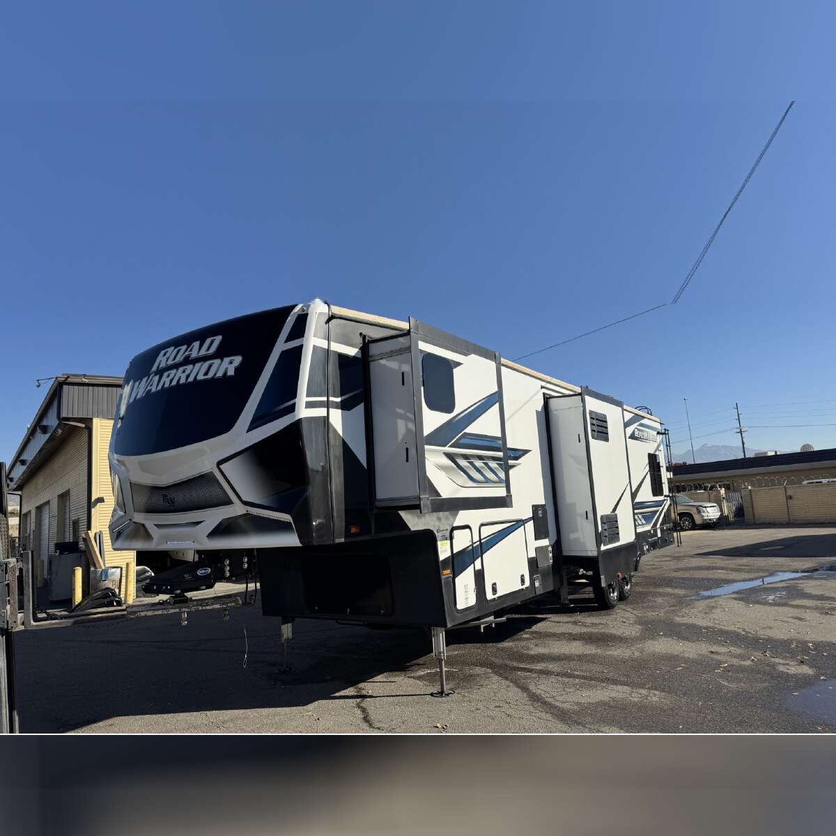 2023 Heartland Road Warrior 375RW