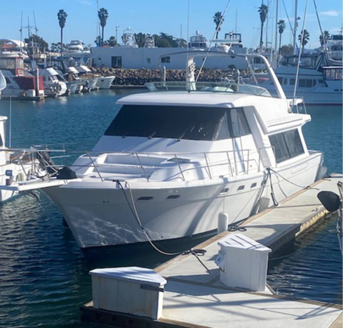 A photo of this 1995 Bayliner 4788 PILOTHOUSE MOTORYACHT