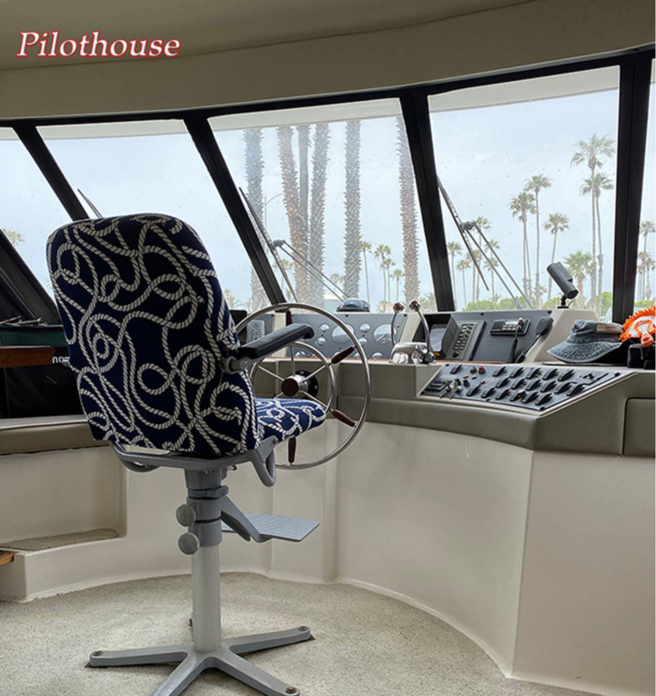 A photo of this 1995 Bayliner 4788 PILOTHOUSE MOTORYACHT