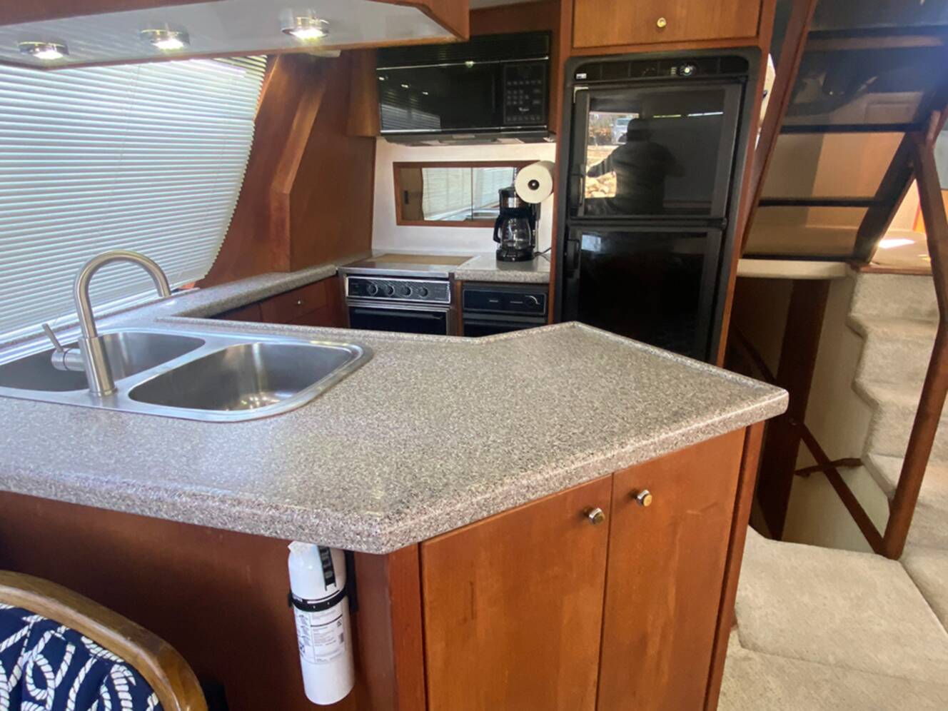 A photo of this 1995 Bayliner 4788 PILOTHOUSE MOTORYACHT