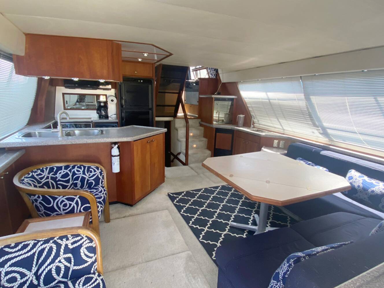 A photo of this 1995 Bayliner 4788 PILOTHOUSE MOTORYACHT