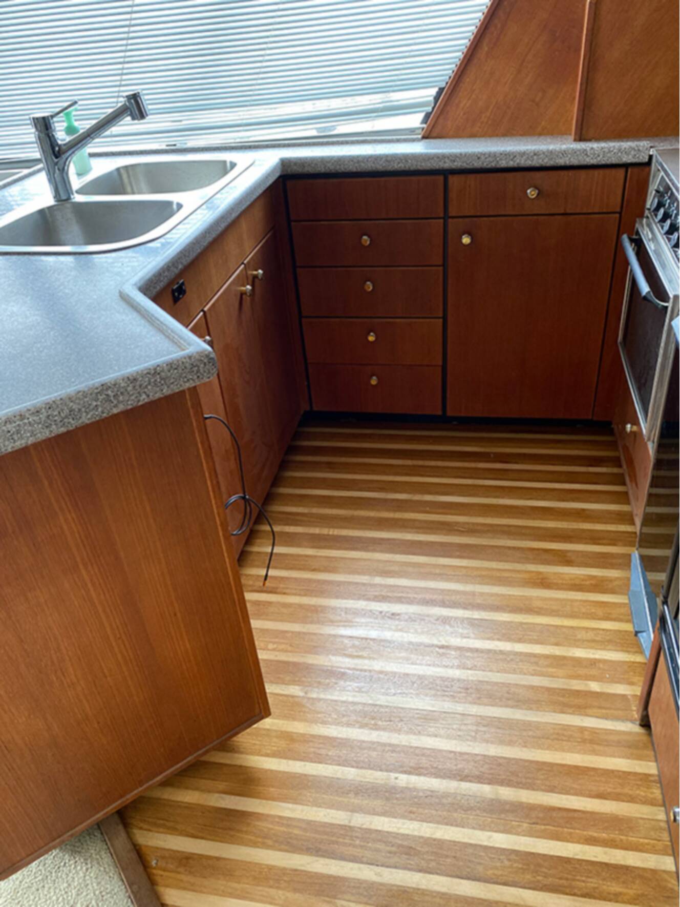 A photo of this 1995 Bayliner 4788 PILOTHOUSE MOTORYACHT