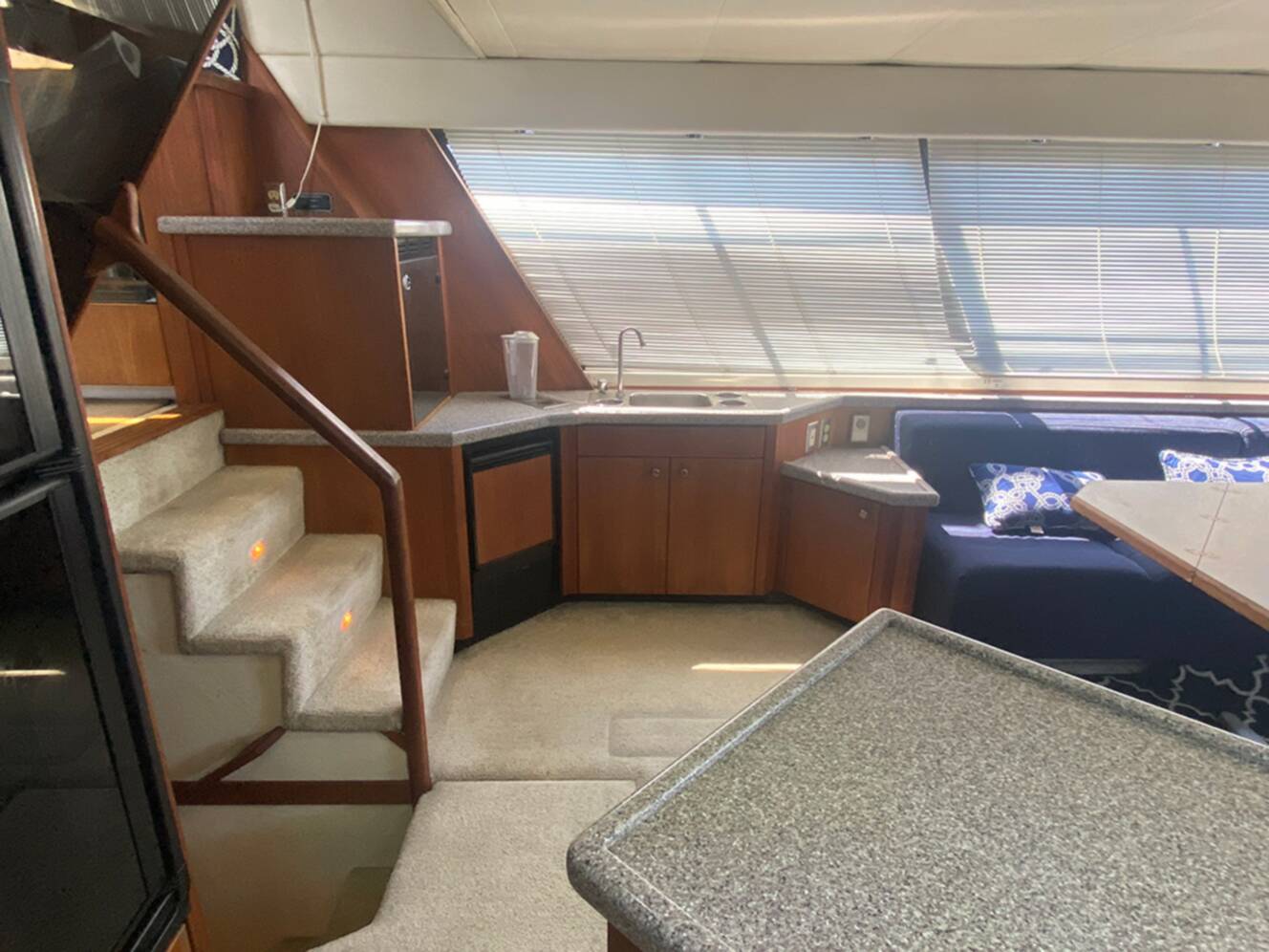 A photo of this 1995 Bayliner 4788 PILOTHOUSE MOTORYACHT
