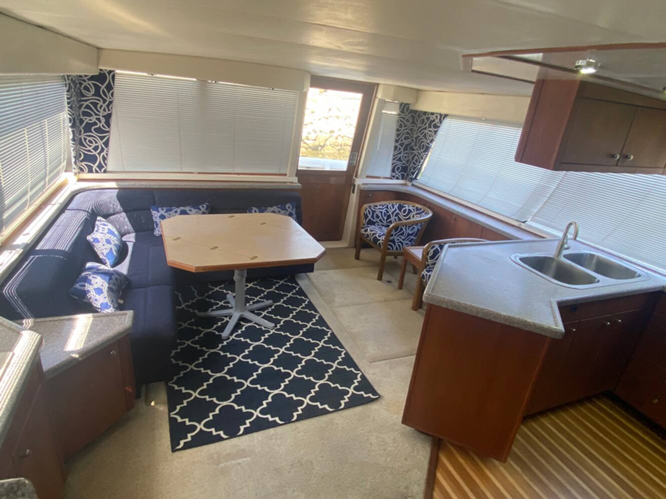 A photo of this 1995 Bayliner 4788 PILOTHOUSE MOTORYACHT