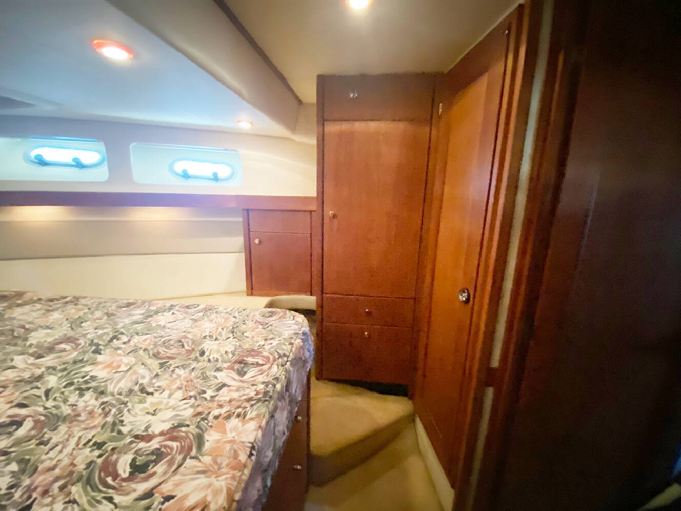 A photo of this 1995 Bayliner 4788 PILOTHOUSE MOTORYACHT