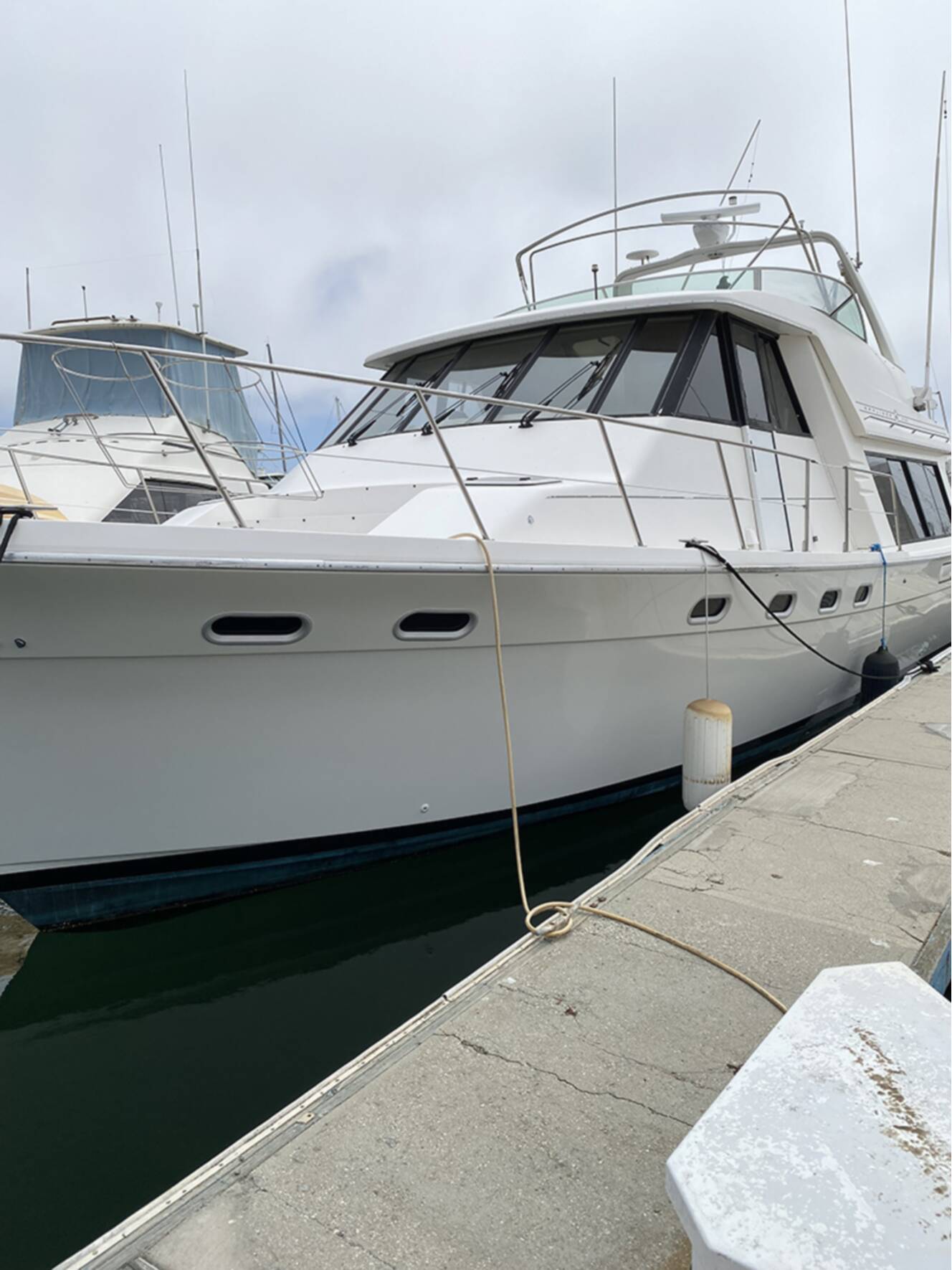 A photo of this 1995 Bayliner 4788 PILOTHOUSE MOTORYACHT