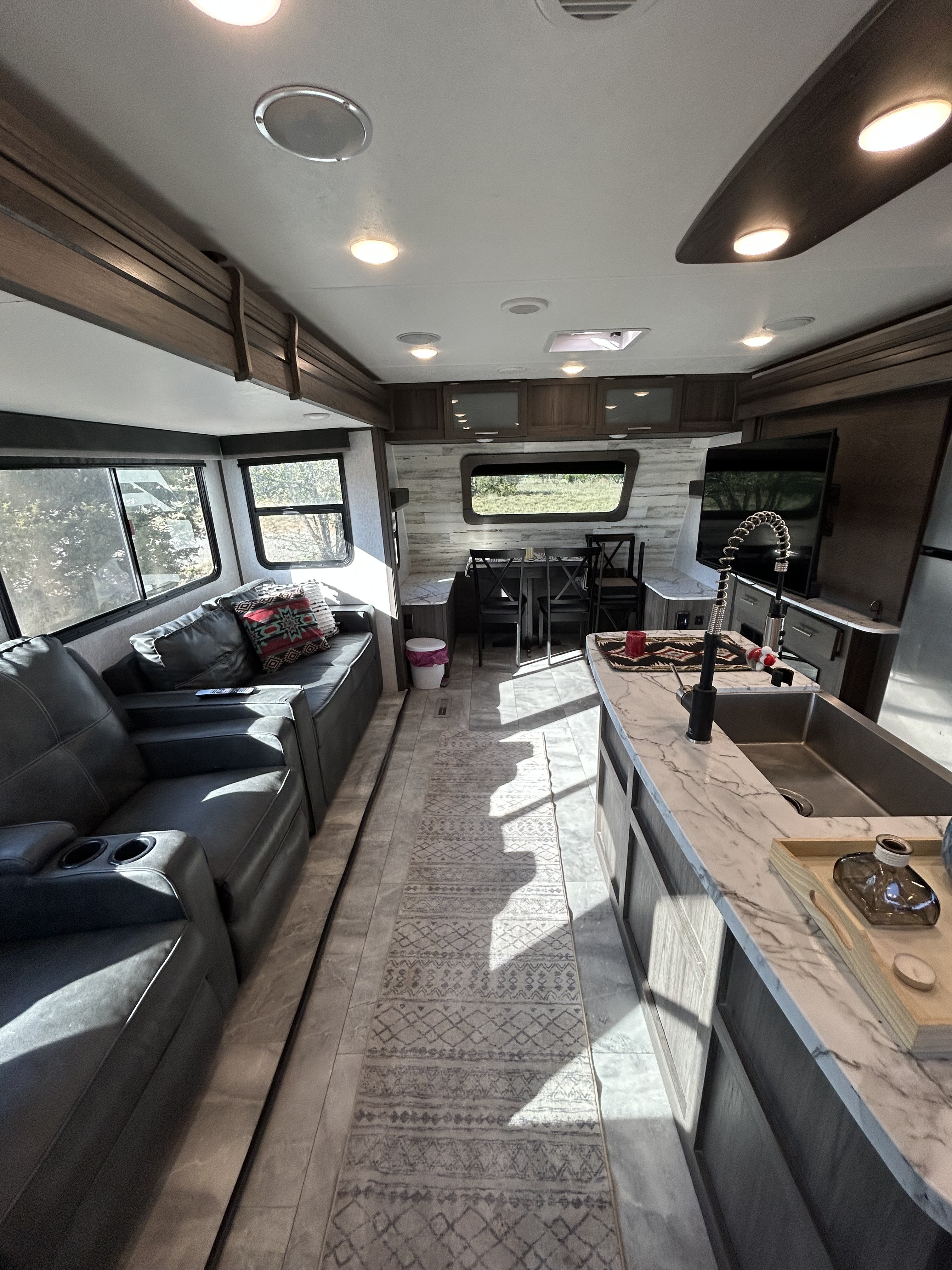 2021 Dutchmen KODIAK 3371FLSL RV