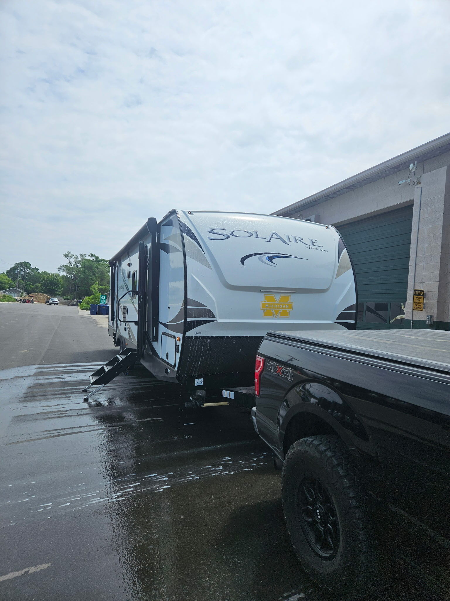 2019 Palomino SOLAIRE ULTRA LITE 317BHSK in westland MI