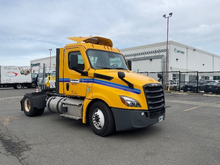2022 FREIGHTLINER CASCADIA 126 in Kent, WA