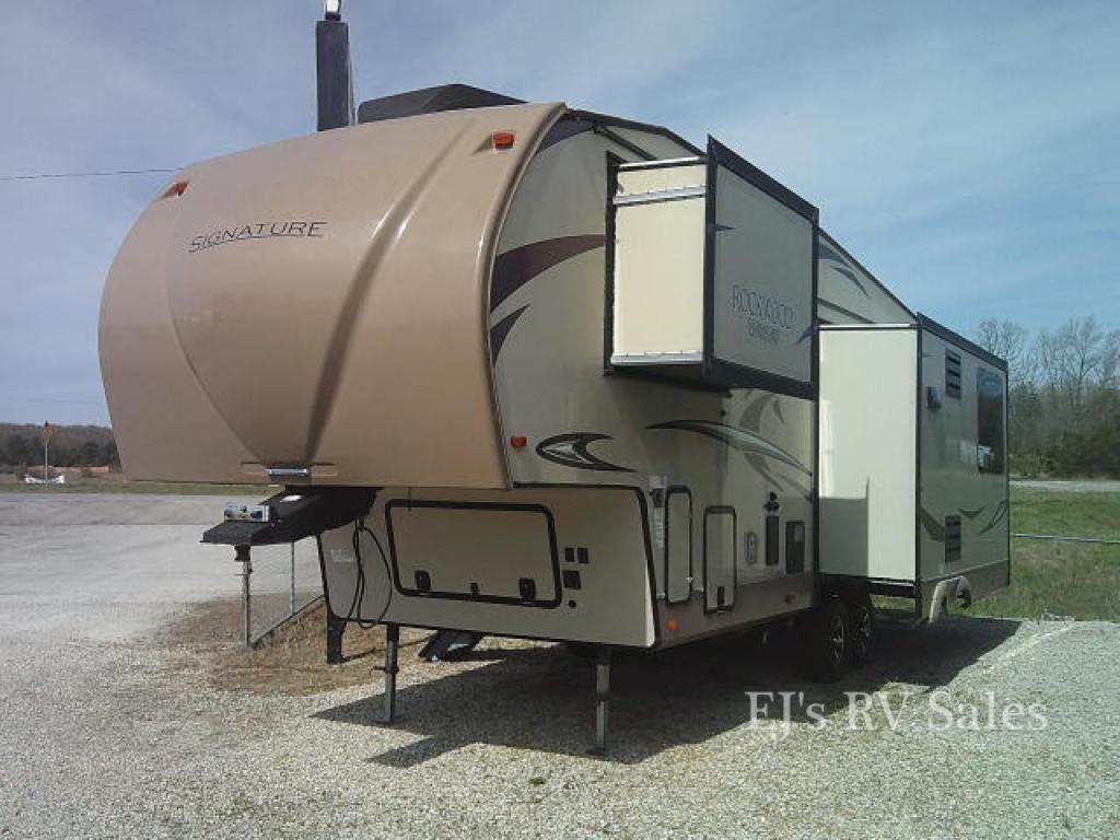 2017 Forest River Rv Rockwood Signature Ultra Lite 8289WS RV