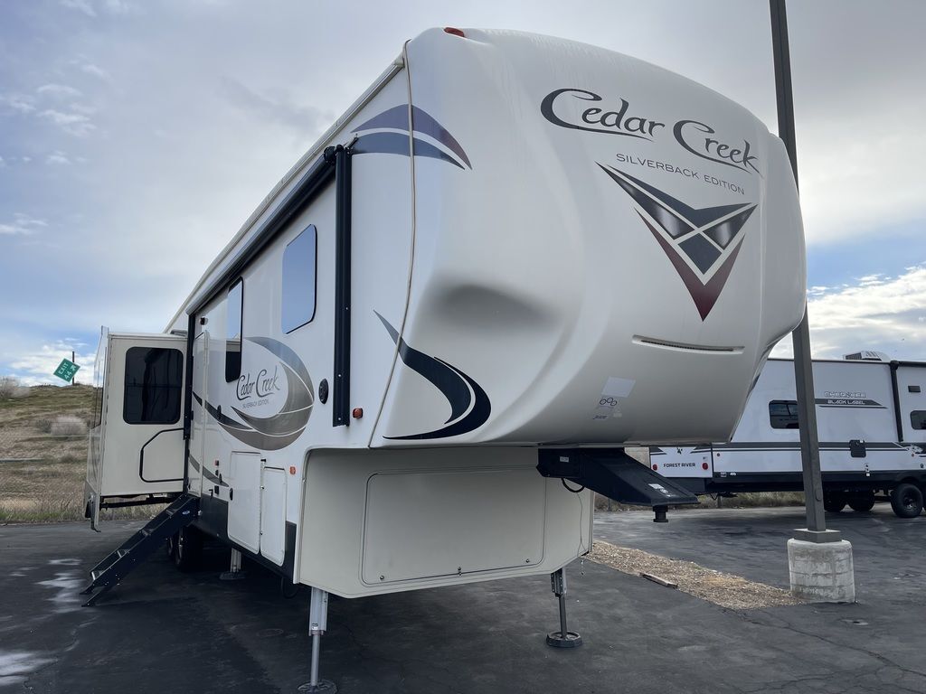 2018 Forest River Rv Cedar Creek Silverback 35IK in lancaster CA