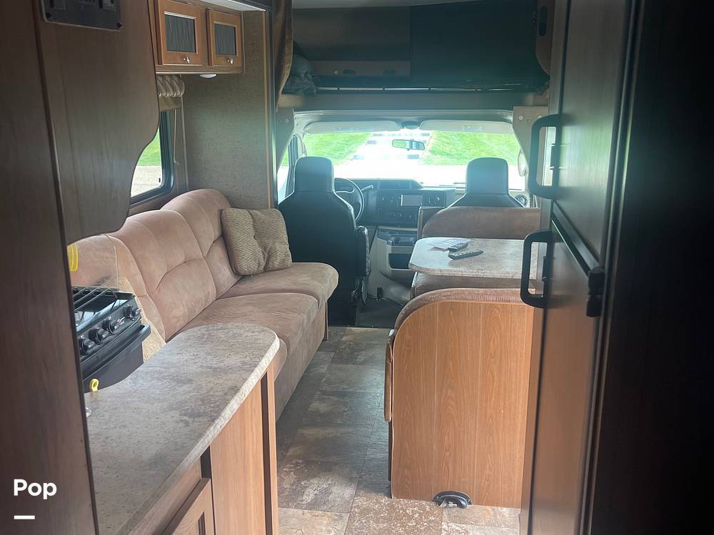 2017 Coachmen Leprechaun 320BH in caldwell ID