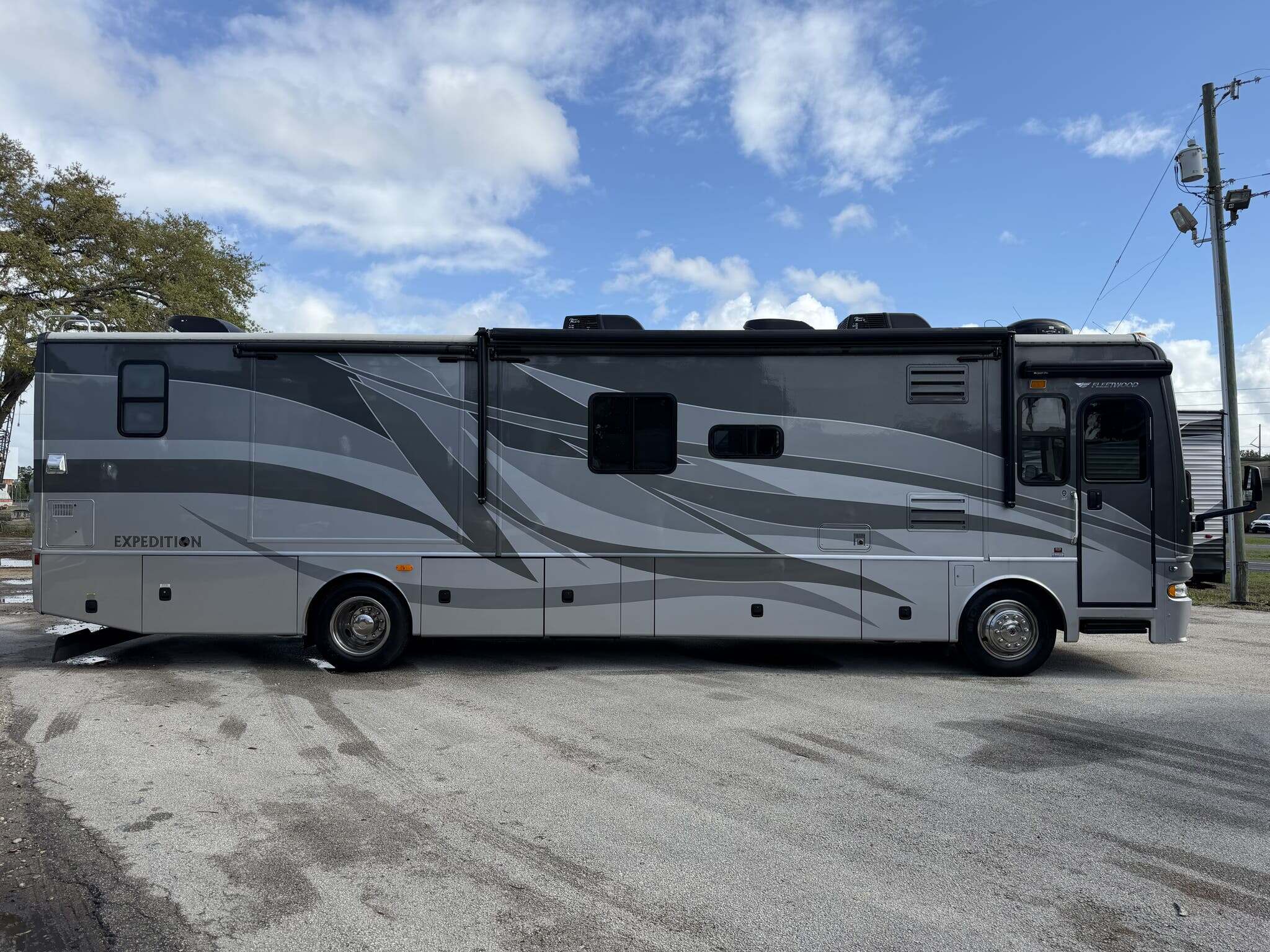 2008 Fleetwood Expedition 38F in apopka FL