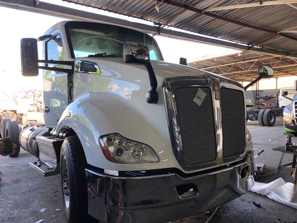 2020 KENWORTH T680 in Hickory, NC