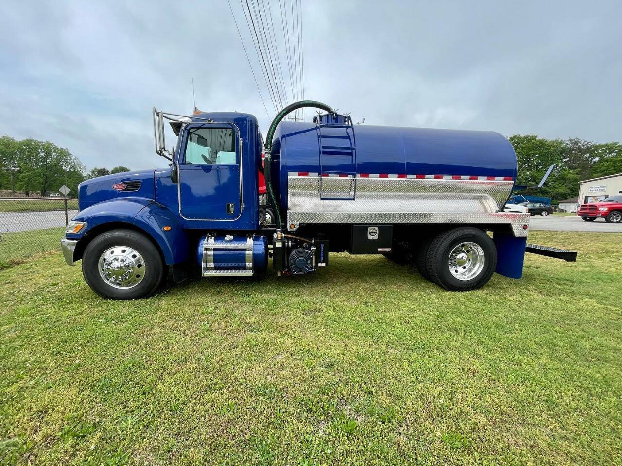 2017 PETERBILT 338 in Hickory, NC