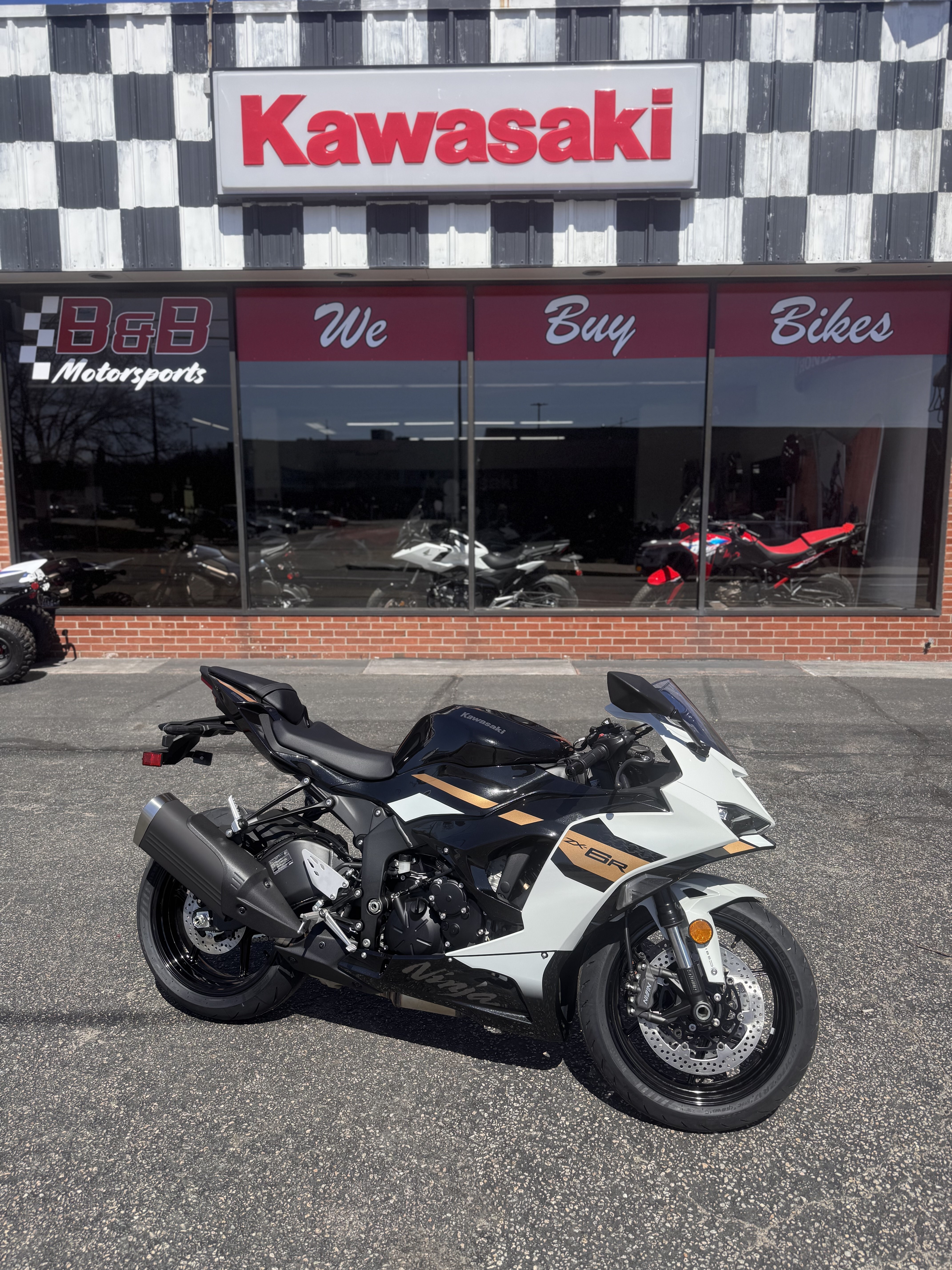 ri♡ New 2025 Kawasaki Ninja® ZX™-6R ABS, Woonsocket RI | Specs, Price