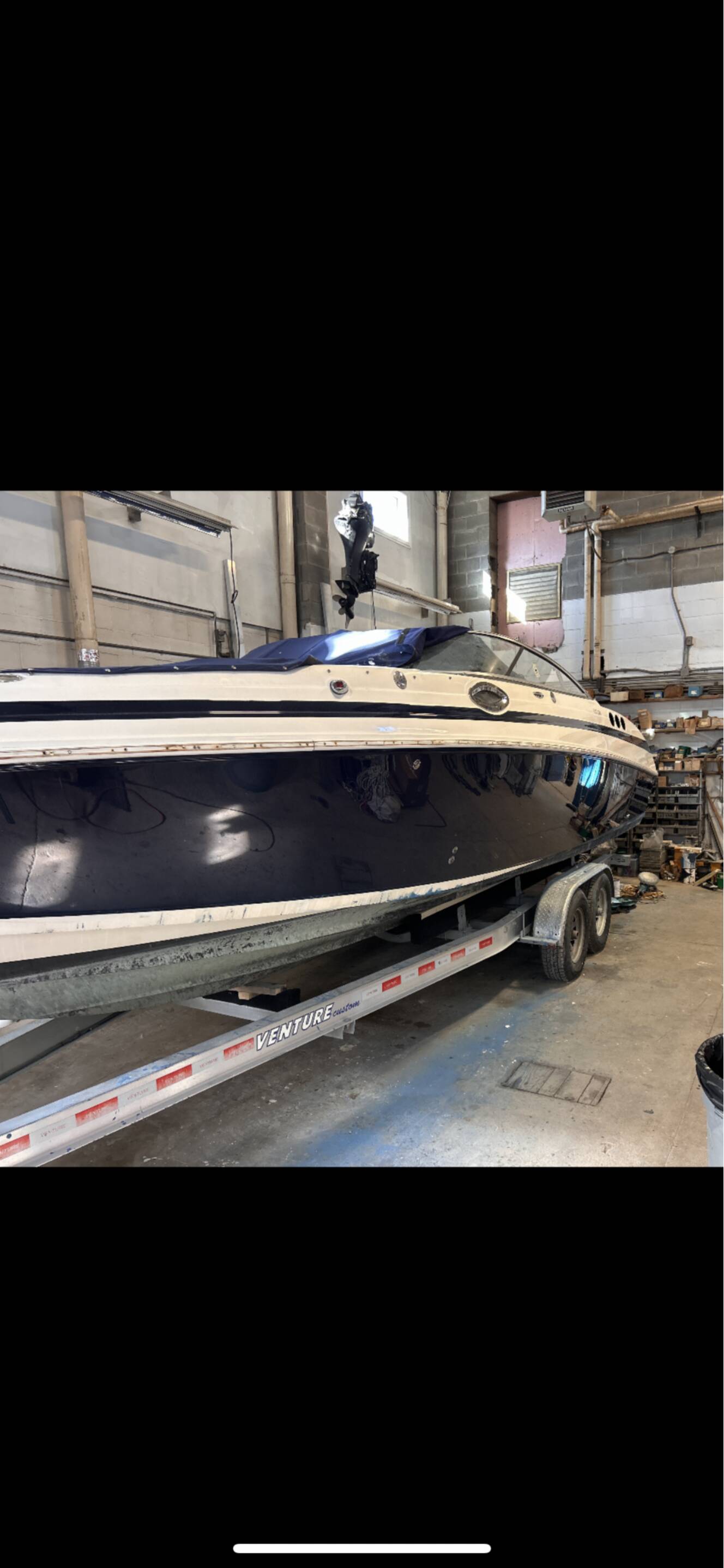 A photo of this 2011 Larson Lxi 288 Br