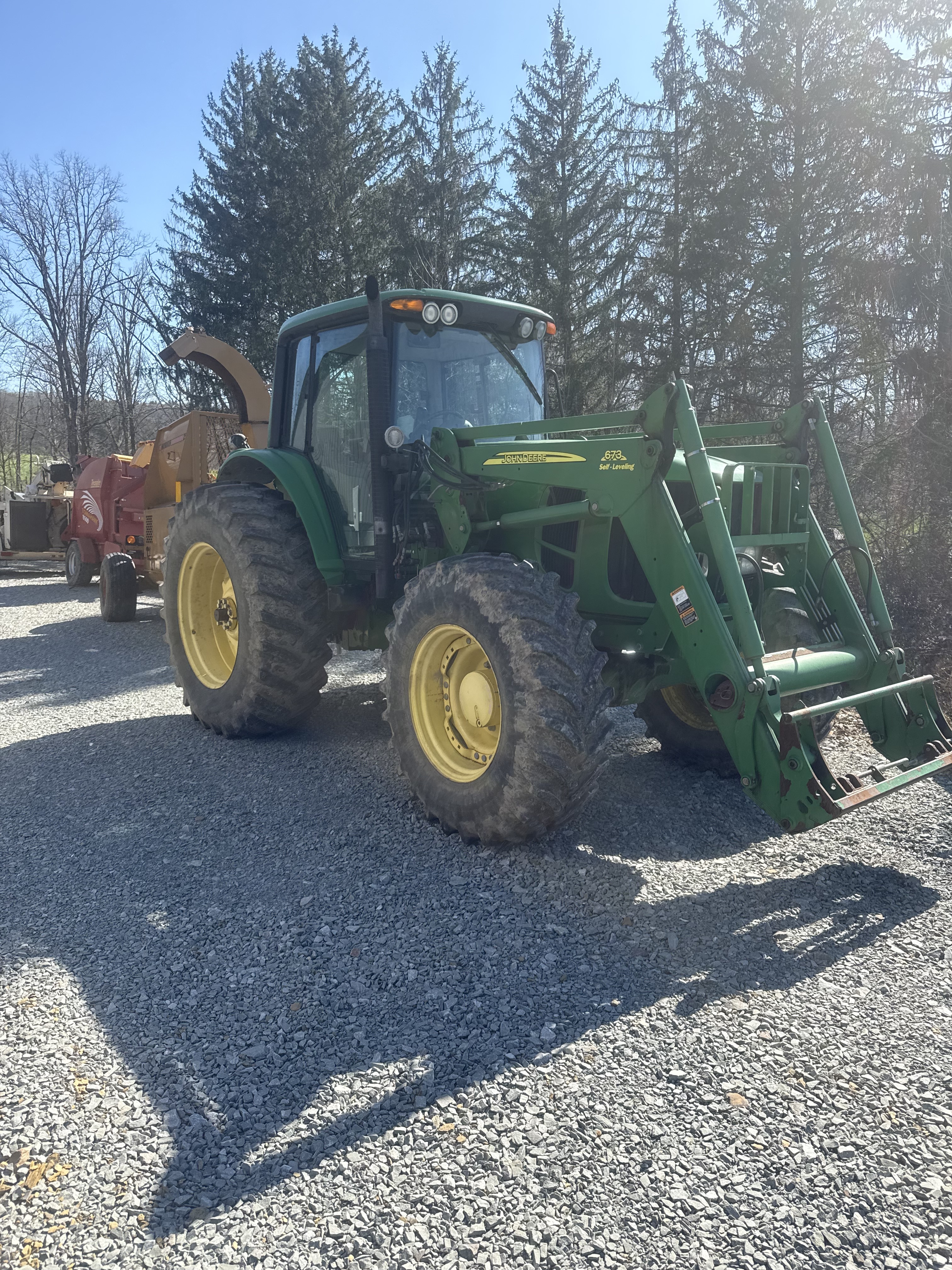 2011 JOHN DEERE 7330 in Ligonier, PA