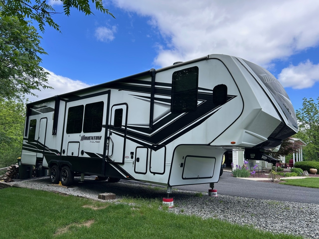 2023 Grand Design MOMENTUM M-CLASS 349M in nazareth PA