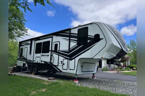 2023 Grand Design MOMENTUM M-CLASS 349M in nazareth PA