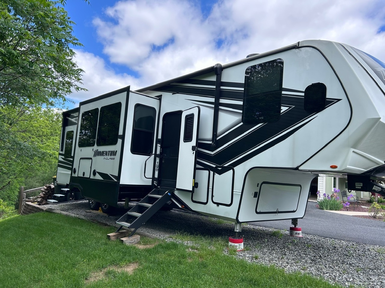 2023 Grand Design MOMENTUM M-CLASS 349M RV